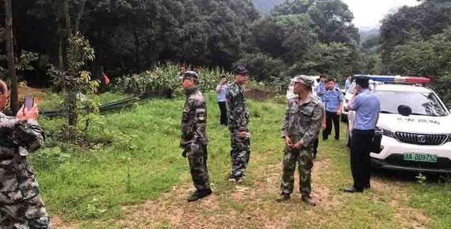  困人员|就在今晚！1名驴友被困东洲深山！16名救援人员柴刀开路！5小时生死救援