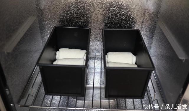 吐司|做两个超柔软的吐司,低糖少油,手撕切片都特棒,方子值得收藏