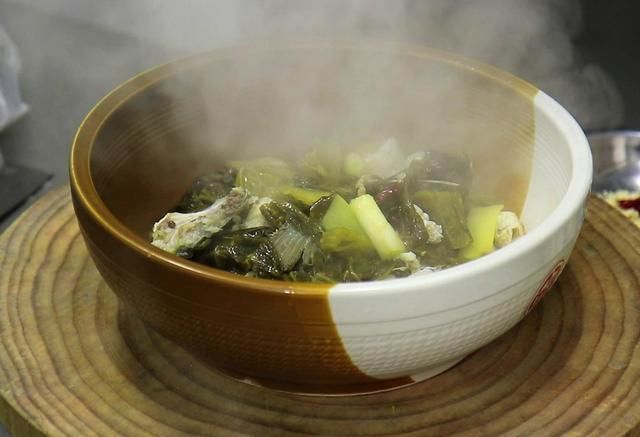  只顾|酸菜鱼别只顾着放酸菜，做好这个步骤汤汁更入味鲜美