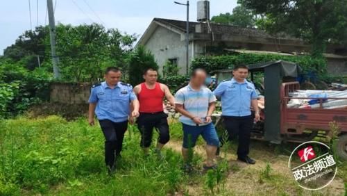  赵某|男子贼行败露逃跑过程中下塘游泳，下一秒民警拿着裤子在岸边向他招手