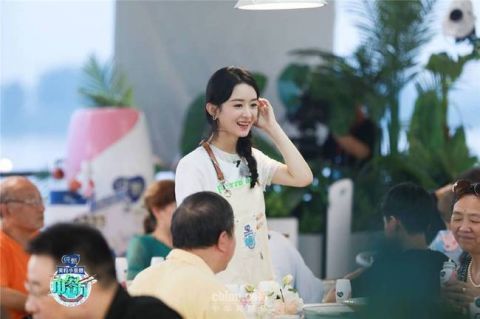  再创新高|赵丽颖代理店长霸气上任《中餐厅4》营业额再创新高