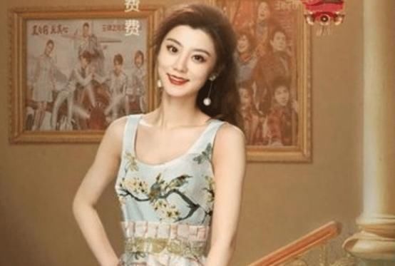  宝藏|本以为王牌女郎“费费”只是主持人，得知另一身份后，果真是宝藏女孩