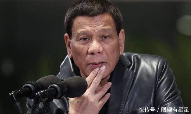 一向|一向强硬的杜特尔特,罕见当众下跪,但这一跪赢得所有人的尊敬