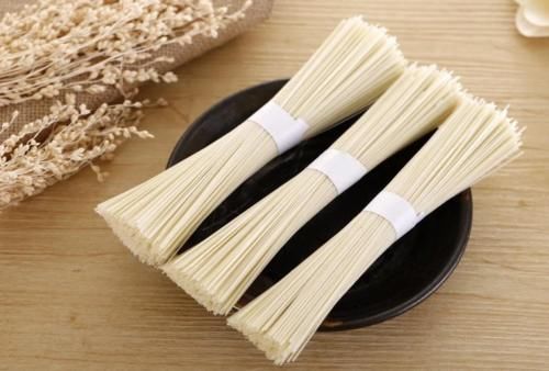  挂面|去超市买挂面，不管什么品牌，一定要看清两行字，买错等于白花钱