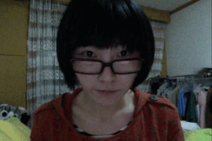  老公|我说我不玩老公非要我玩，最近不能看喜剧了，嘴巴肿了一笑就裂开