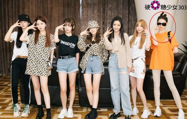  海报|硬糖少女发布新海报，所有人满分笑容营业，却有一人顶着苦瓜脸