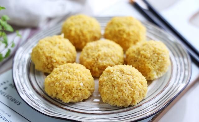 口感|高蛋白低热量的鸡胸肉丸,做一次够吃7天,减肥期间吃最好了