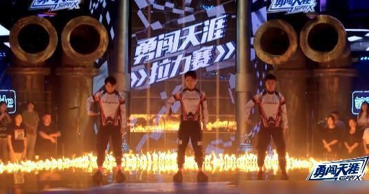  大比分|肖杰三人组大比分获胜，主题有点偏离，王一博表情变化戳中笑点