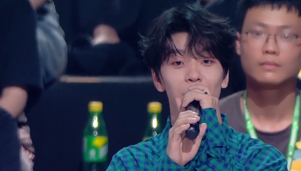  尴尬|《炙热的我们》总决赛像年会 点评尴尬到手脚蜷缩 团王投票似剧本