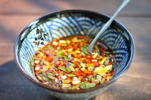 下饭|鸡腿最棒的吃法,不炒也不炸,简单一做,爽翻味蕾,下酒又下饭