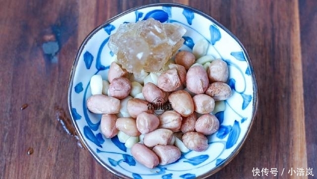 越来越|女人冻龄的秘方,每天来一碗,越吃越美,肌肤越来越嫩!