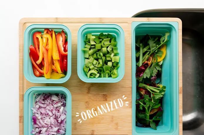  备菜|把砧板挖两个洞，切洗滤一次完成，备菜也可以很轻松