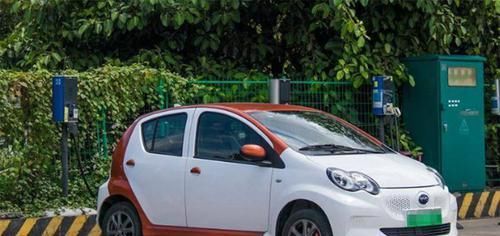  着一定|每公里只需五分钱，比亚迪e1的电耗感人，售价仅仅5.99W起