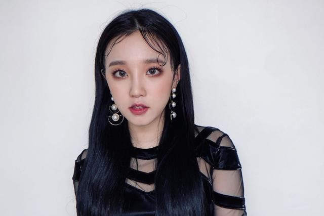  认不出|宋雨琦风格大转变，没了金色头发和空气刘海，粉丝看见都认不出了