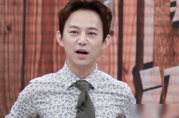  幽默|别把嘴欠当幽默！他在选秀节目中公然贬低何老师，何炅：你不退赛