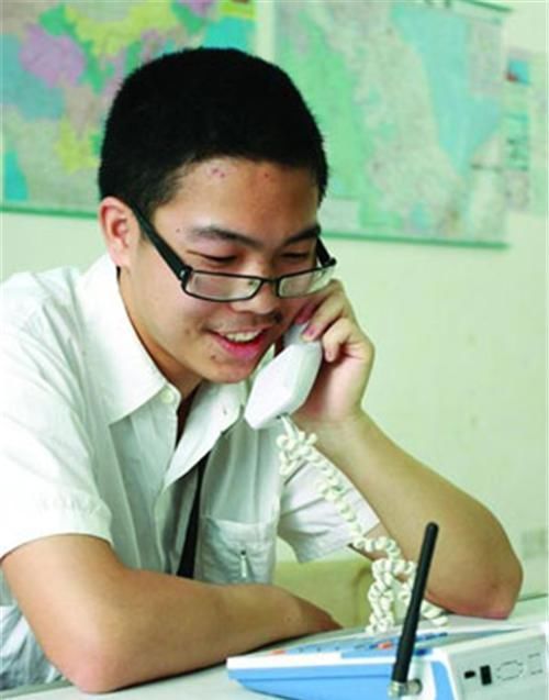  注释|他高考作文满分，有30个字阅卷老师看不懂，写了2000字注释才明白