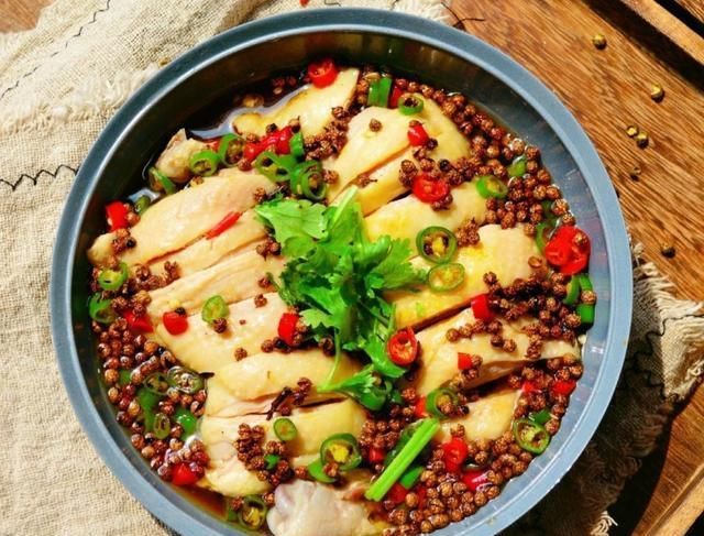 川菜|说鸡肉不香了,是没吃过味压江南十二州,川菜精髓“口水鸡”