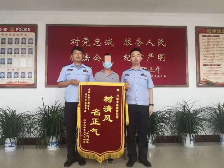 赵先生|花10万块买的五粮液，你这给我寄来的是啥？？？