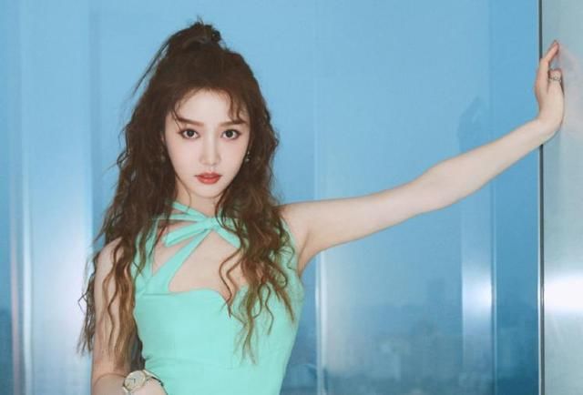  互动|姜贞羽资源太好，将与R1SE任豪参加恋爱综艺，可以看超甜互动了？