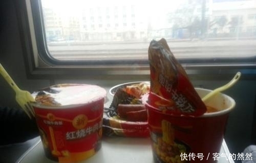 失宠|泡面在火车上已“失宠”,这一美食替代了它,既好吃还省事