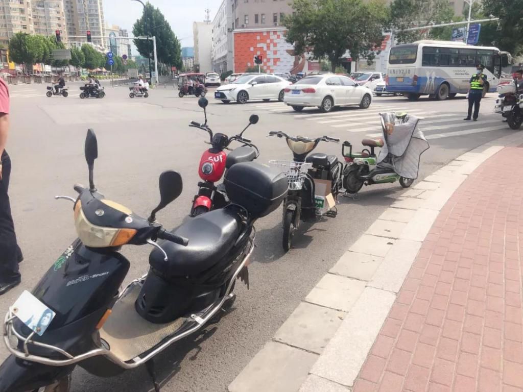 违法行为|在商丘，非机动车逆行、走机动车道要被罚款啦！