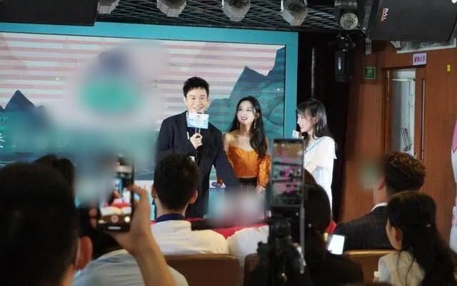  心疼|2天刷1200个碗，吃顾客的剩饭剩菜，43岁黄晓明努力到让人心疼