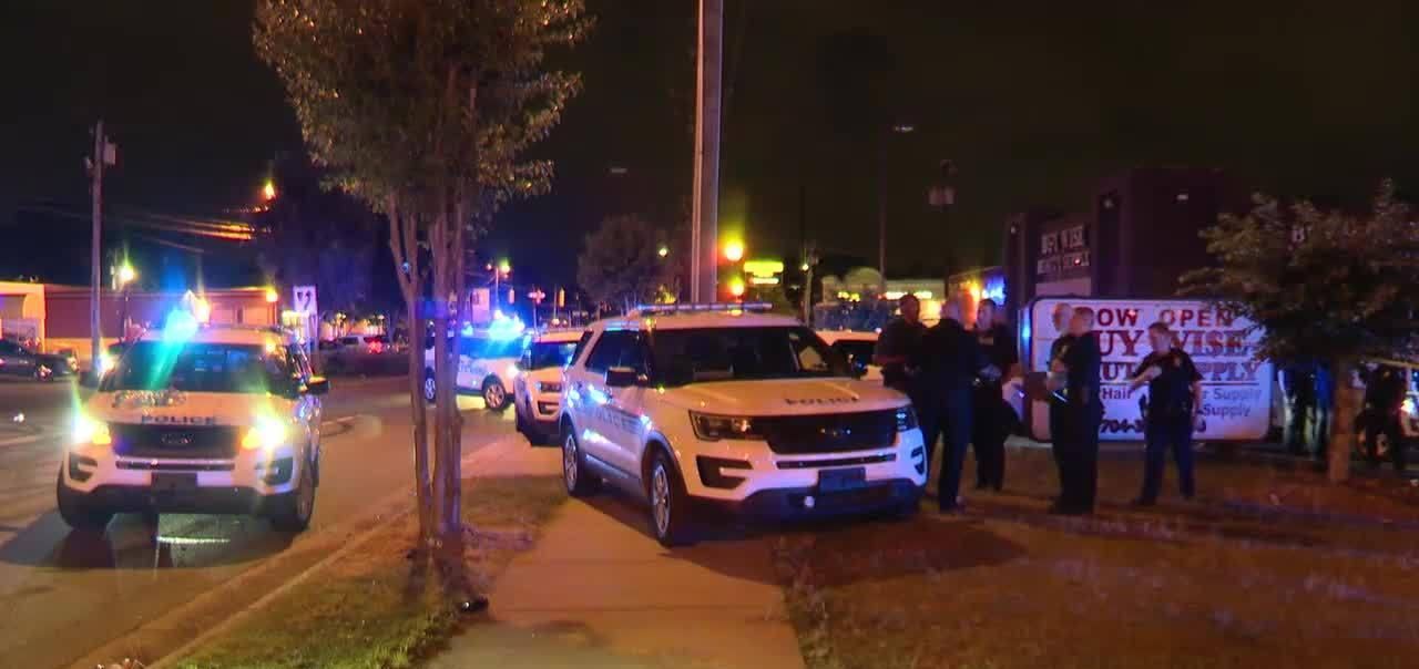  男子|17岁女孩坐在车里一动不动, 男子上前一摸发现女孩已经没有呼吸