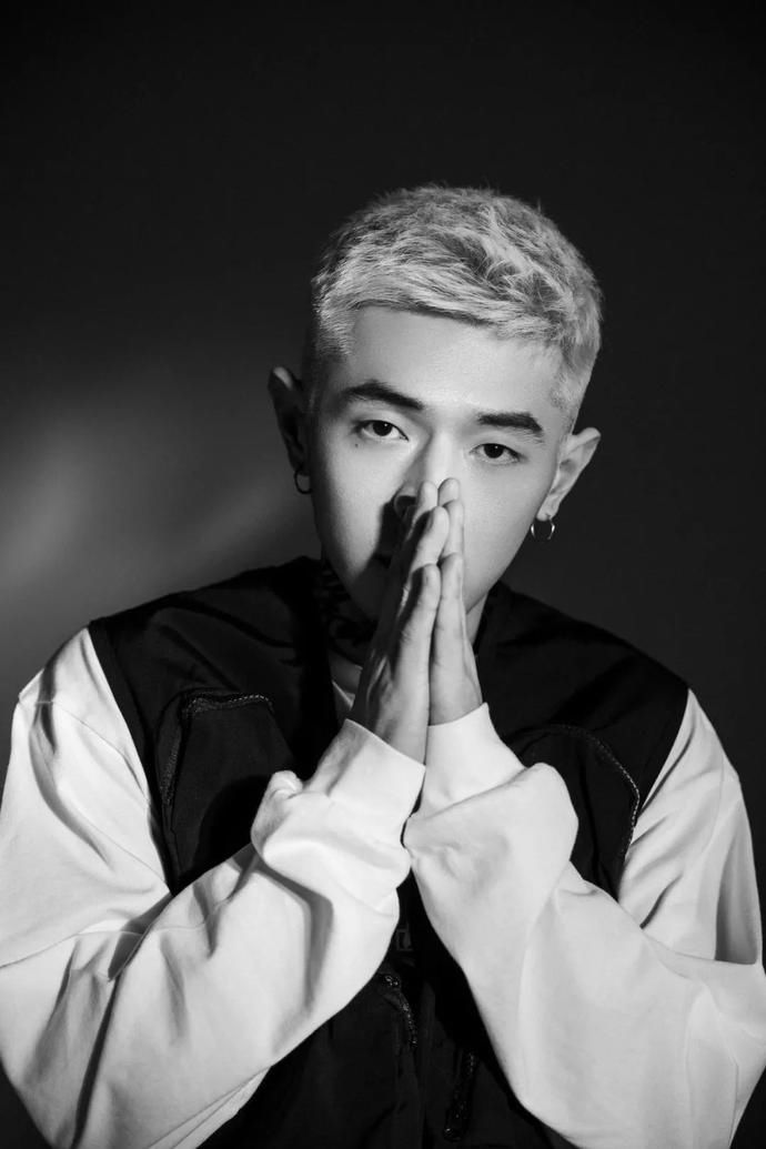  HipHop|用几十秒镜头就跻身《新说唱》20强，这个男人够HipHop了吗？