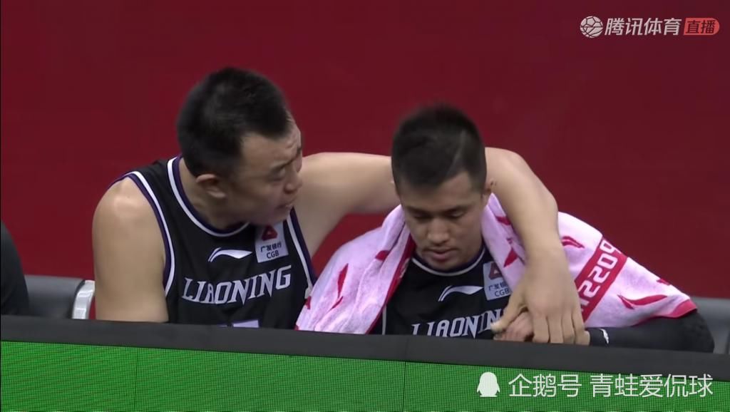 上场时间|比赛早已失去悬念,郭艾伦为何要顶撞杨鸣并坚持上场呢?