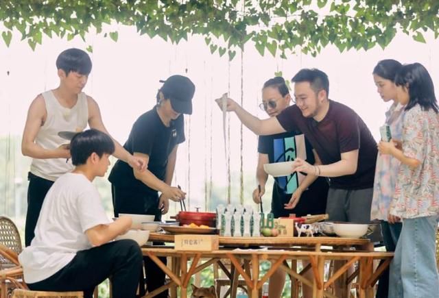  人泪目|《向往4》用心了，收官海报中间位不是黄磊何炅，C位让人泪目了