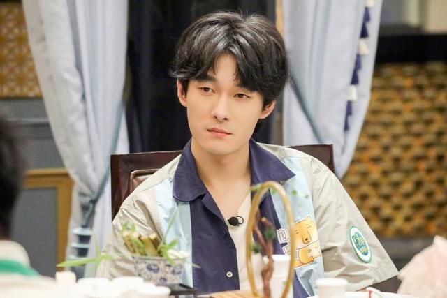  体质|张雨剑现身《青春环游记2》成都站“游戏黑洞”体质笑翻网友