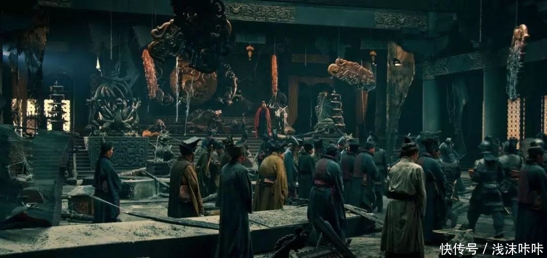 假装|看透一切而假装不知的三国谋士, 连曹操都夸他挑不出一点儿毛病