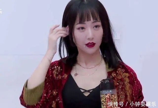 白冰|白冰,像极了班里的中等生