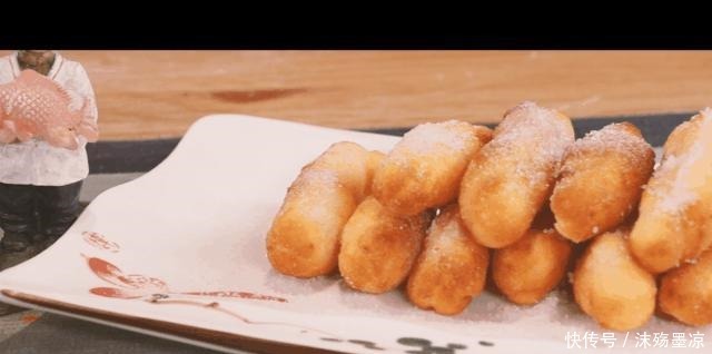 做法|糯米粉好吃不腻的做法,简单一炸,做出香甜糯米炸
