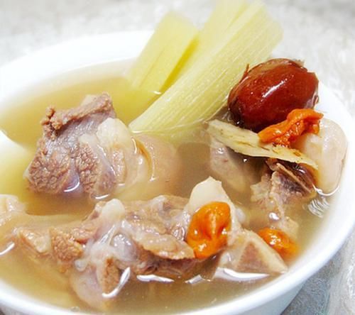 不膻|炖羊汤时,别只会放花椒,多加一样水果,汤鲜肉美,不膻不腥