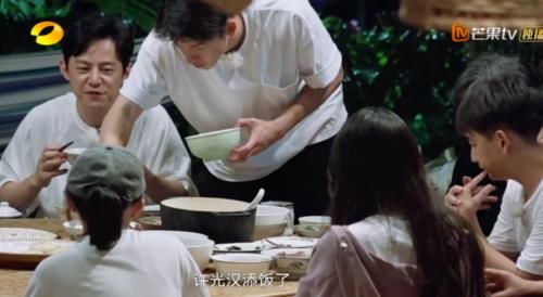  嘉宾|《向往》嘉宾效果大反转，许光汉砍柴割胶忙不赢，比彭昱畅还能吃