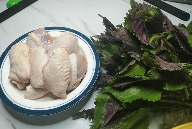  营养|鸡腿别再油炸了，加一把紫苏叶，香嫩爽口又营养