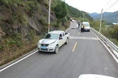 出游|现实版“一起爬山”:曾孙女婿出游撞死太奶奶,曾查保险赔多少