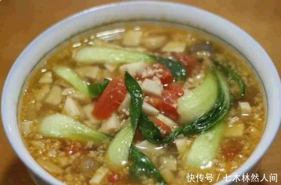  料酒|精选美食：青椒炒猪脆骨，肉末蕃茄杏鲍菇汤，香辣烧鱼块，狮子头