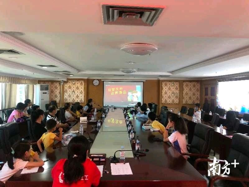  办事处|如何警惕毒品入侵？大鹏办事处亲子禁毒团上线