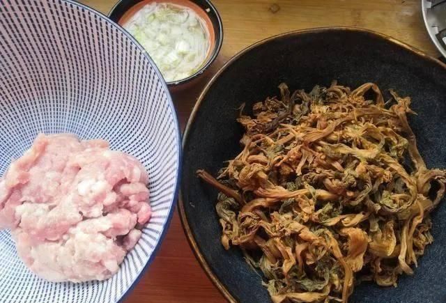  包子|蒸梅干菜包子，铺一层它，更清香，香味独特，滋味鲜美，开胃