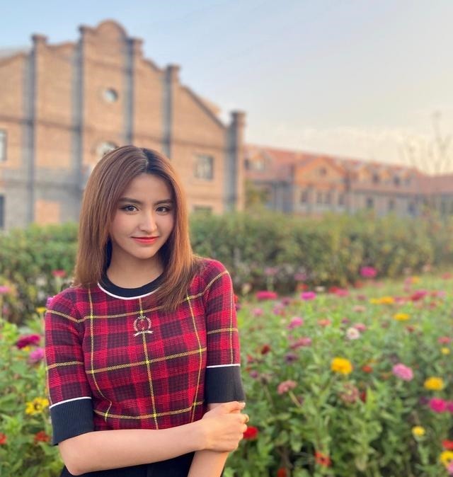  正面|黄明昊维护师妹金子涵，引24家粉丝站正面刚暂停配合所有宣传