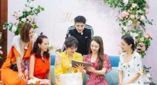  黑蒜|黑蒜十级爱好者张歆艺，还用黑蒜做鸡汤，能吃下去算你能耐