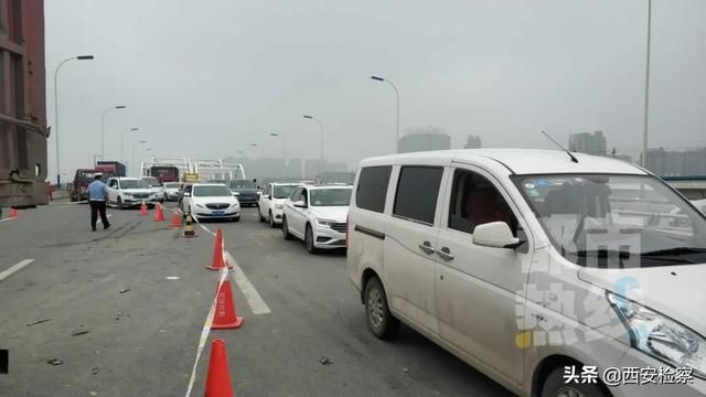  东三环|西安东三环多车连撞，18车受损，1人受伤
