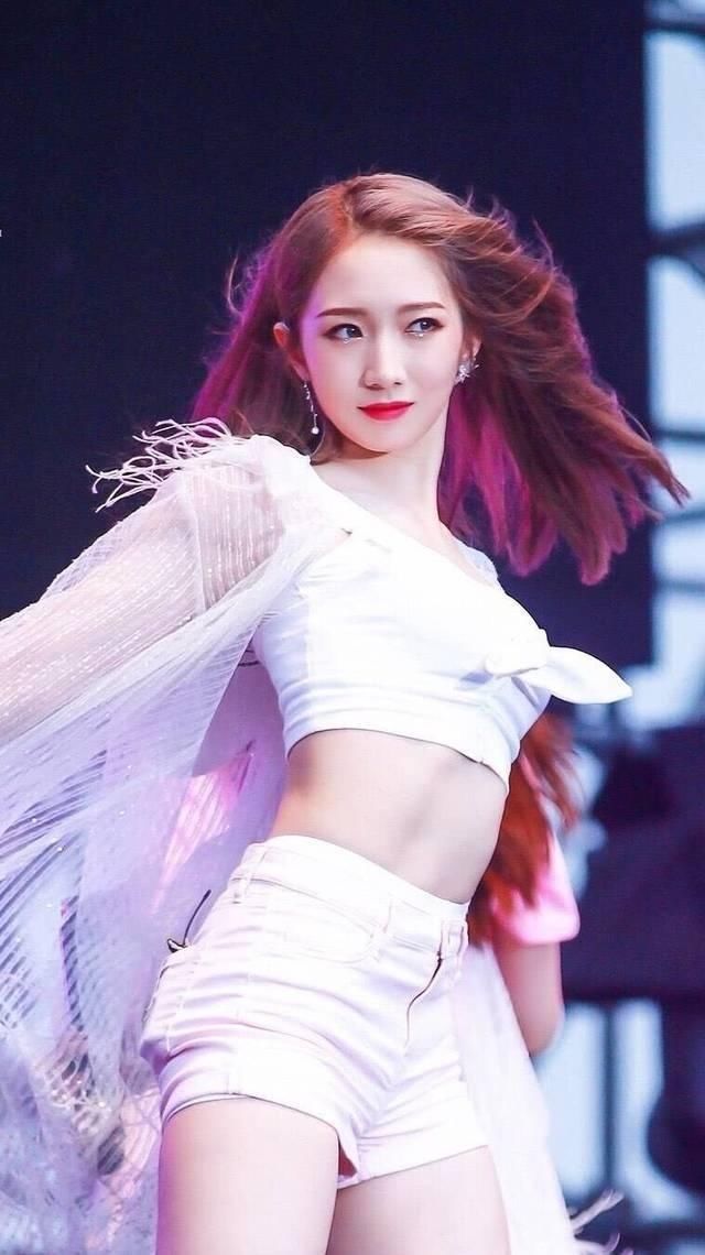  蔡徐坤|跑男：蔡徐坤孟美岐跳《无价之姐》，前者被吐槽，后者动作超专业