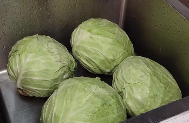 分享|居家分享酸辣腌包菜的好吃做法，香辣入味，甜酸爽口，家人都喜欢