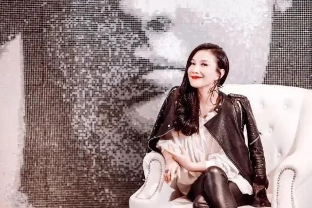  节目|江苏卫视“王牌”女主持陈怡，30岁出国留学，42岁成人生赢家