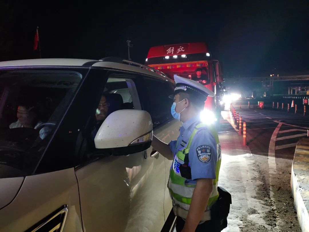  群众|聊城高速交警 | 给人民群众一份稳稳的安全感