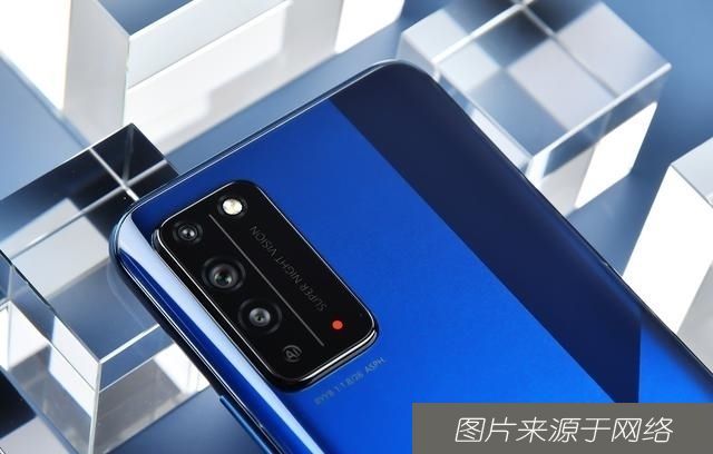 华为|同时期发布，配置赶超华为P40，荣耀这款手机很赞