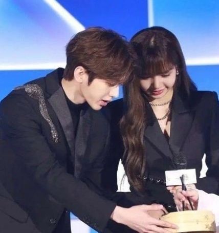 男孩|众星为自家艺人加油,大厂男孩都回来了,NPC来了6人unine来了5人